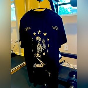 DARC SPORT- FEAR THOU NOT PREMIUM TEE IN WOLF BLACK